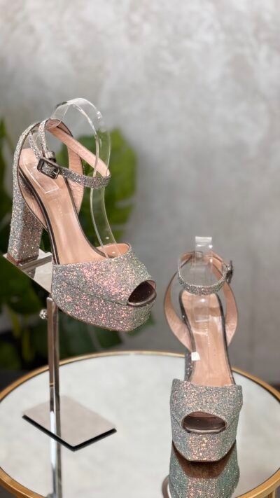 Sandales Guiseppe Zanotti T.39
