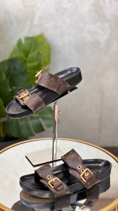 Sandales Louis Vuitton T.38