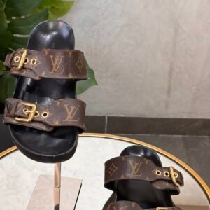 Sandales Louis Vuitton T.38