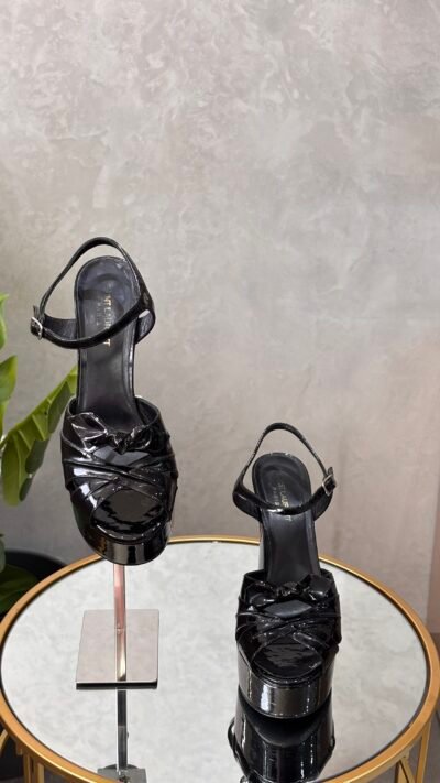 Sandales Saint Laurent T.40