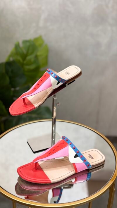 IMG_1033 Sandales Plates Fendi T.38