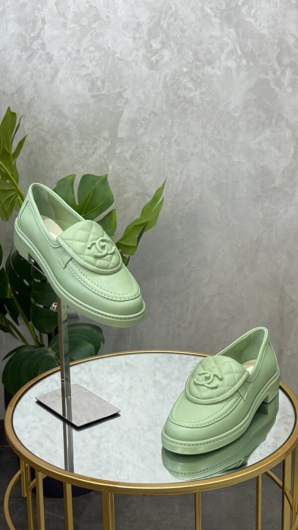 Mocassins Chanel T.37