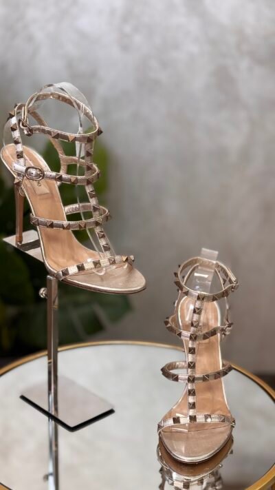 IMG_1640 Sandales Valentino Rockstud T.38,5