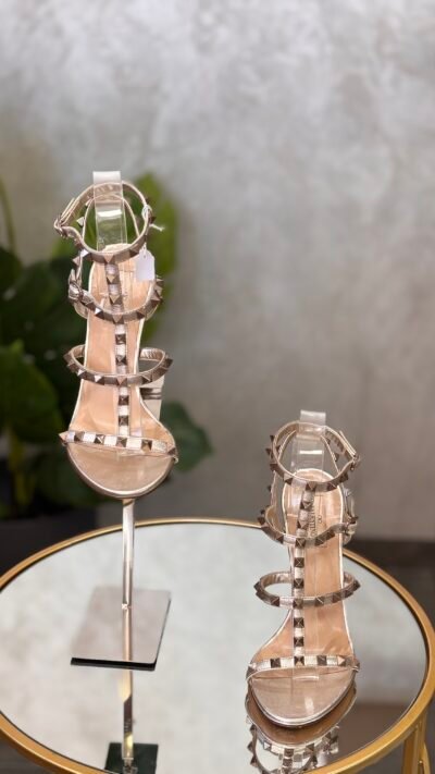 IMG_1642 Sandales Valentino Rockstud T.38,5