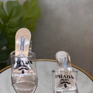 Sandales Prada T.39,5