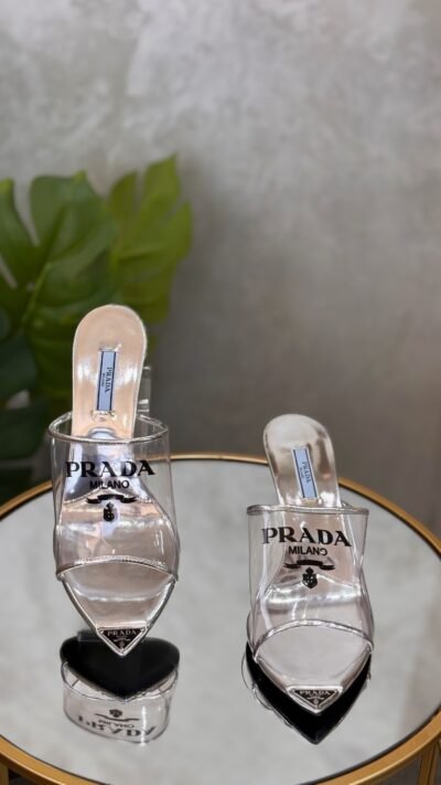 Sandales Prada T.39,5