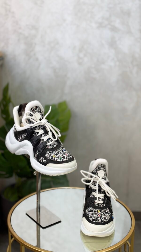 Baskets Louis Vuitton T.38