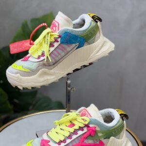 IMG_4110 Baskets off White T.39