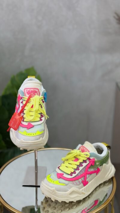 IMG_4111 Baskets off White T.39