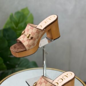 IMG_4137 Sandales Gucci T.38