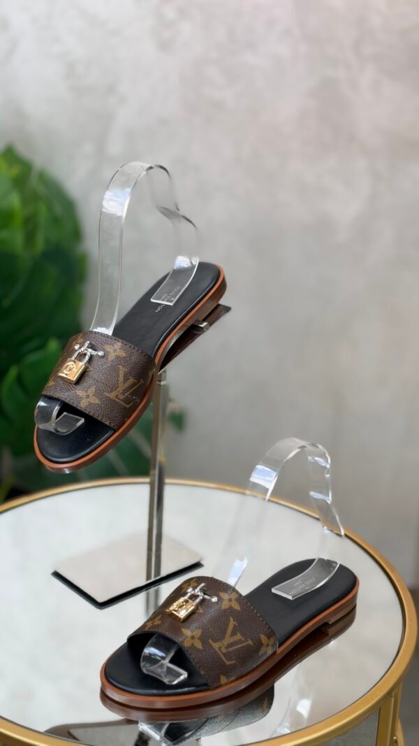 Sandales Louis Vuitton T.36
