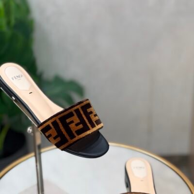 Sandales Fendi T.36